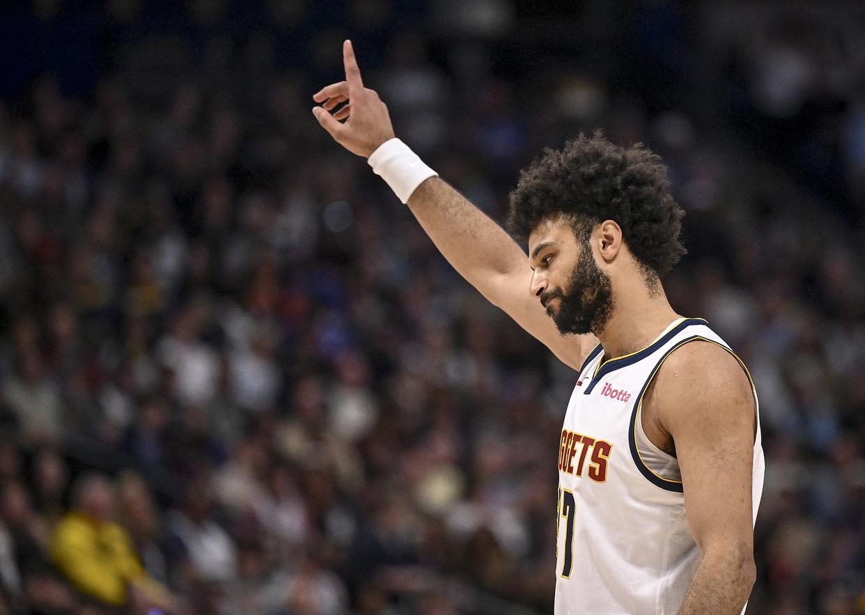 穆雷在日本队比赛中险胜，锐不可当引发热议！赢得满堂喝彩-开云娱乐